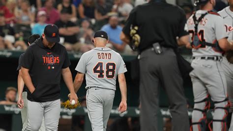 Tigers starter Matthew Boyd departs with apparent injury after 15 pitches in Texas